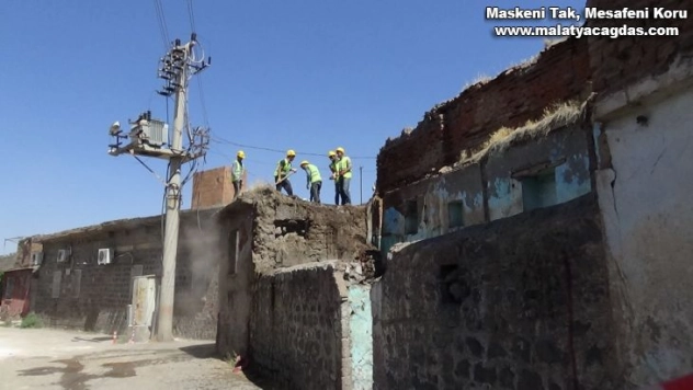 Sur'da 44 metruk yapı yıkılıp, yerine park yapılacak