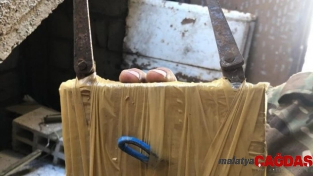 Suriye Milli Ordusu Resulayn'da mühimmat buldu