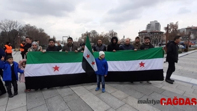 Suriye'nin İdlib kentindeki saldırılar protesto edildi