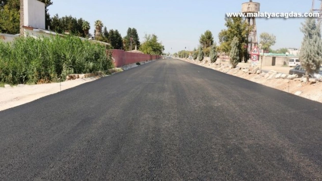 Suriye sınırına giden yol asfaltlanıyor