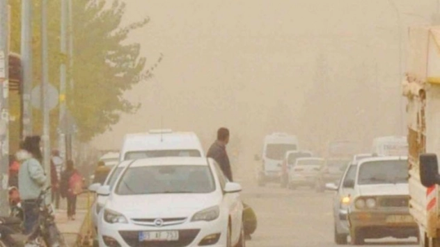 Suriye sınırında toz bulutu