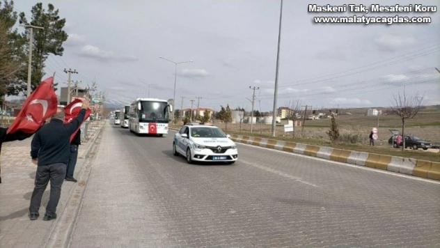 Suriye'ye hareket eden tabura vatandaşlardan sevgi seli