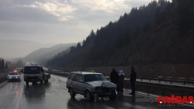 Sürücü kursu aracına arkadan çarptı: 2 yaralı