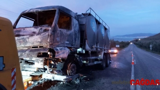 Süt kamyonu alevlere teslim oldu