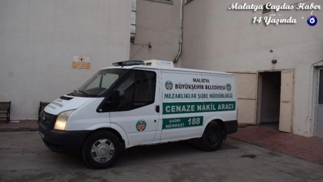 Süt sağarken elektrik akımına kapılan şahıs öldü