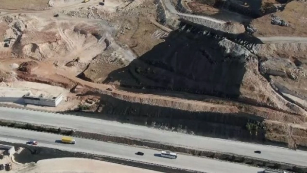 TAG Otoyolu 30 saat sonra çift yönlü olarak trafiğe açıldı