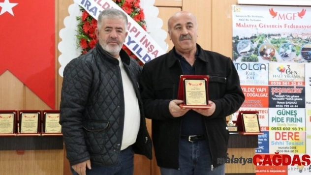 Taklacı oyun kuşu yarışmasını kazananlara ödülleri verildi