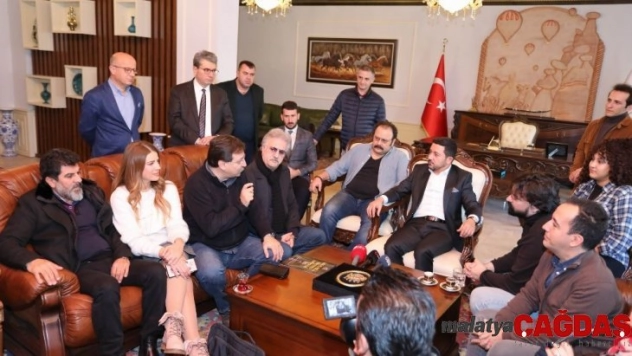 Tamer Karadağlı: ''Çocuklar Duymasın' dizisi için Guinness Rekorlar Kitabı'na başvuruldu'