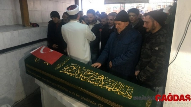 Tankerin çarptığı balıkçı teknesinde hayatını kaybeden İlyas Domaç son yolcuğuna uğurlandı