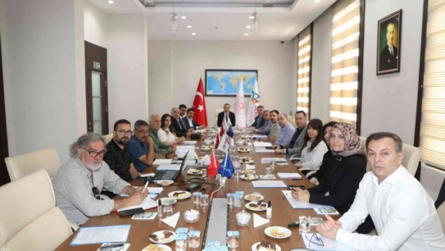 Tarihi Kimliğiyle Kars Kenti Projesi yönlendirme toplantısı yapıldı