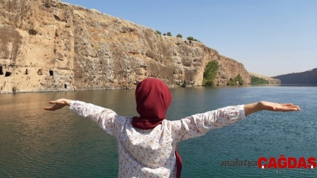 Tarihi mağaralara gizemli yolculuk