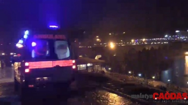 Tarihi on gözlü köprüde intihar girişimi