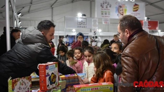 Tarsus Kitap Fuarı'na yoğun ilgi