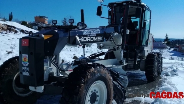 Tarsus'ta su baskınları ve karla mücadele çalışmaları devam ediyor