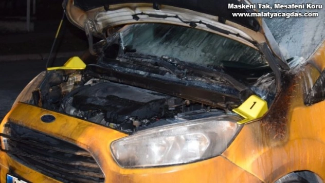 Tartıştığı kişinin aracına benzin döküp ateşe verdi