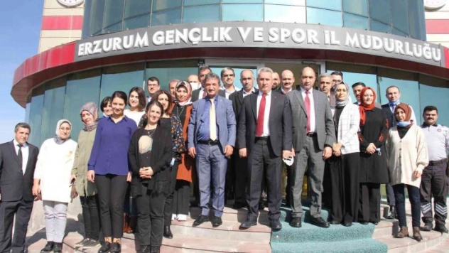 Taşkesenligil personelle vedalaştı