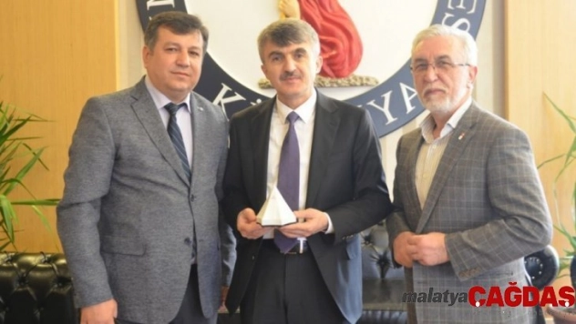 Tavşanlı Kızılay Şube Başkanı Serdaroğlu'ndan Rektör Uysal'a ziyaret