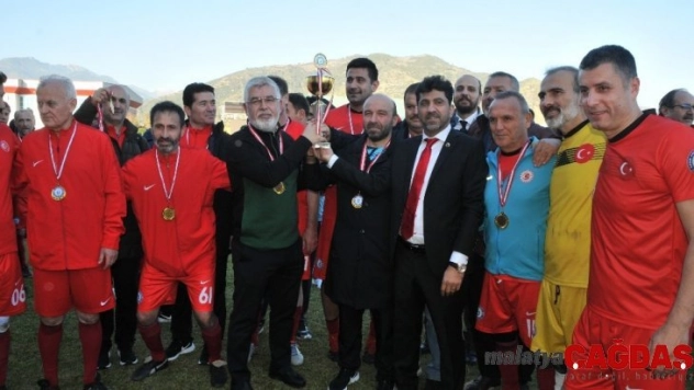 TBMM Futbol Takımı down sendromlu çocuklar için sahaya çıktı