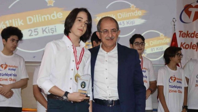 Tekden Ortaokulu öğrencilerinden LGS'de büyük başarı