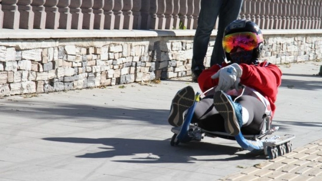 Tekerlekli kızak yarışları Erzurum'da nefesleri kesecek