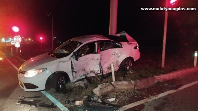 Tekirdağ'da otomobil ile kamyonet çarpıştı: 1 Yaralı