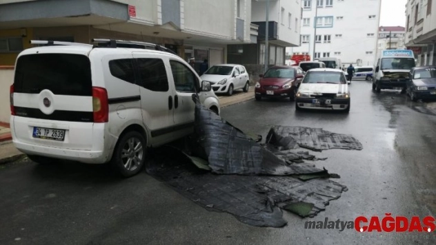 Tekirdağ'da şiddetli rüzgar kasıp kavuruyor