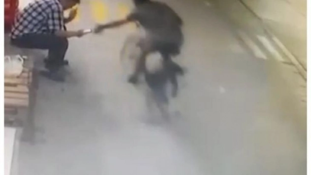 Telefonuna bakarken çalınınca şok oldu