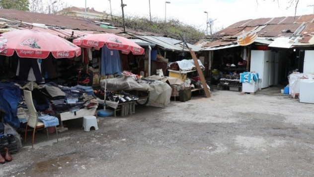 Tellal Pazarı döviz kuruna meydan okuyor