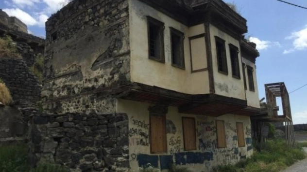 Tevfik Paşa Konağı yıkılıyor