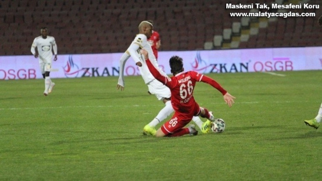 Balıkesirspor 3 Akhisarspor 0