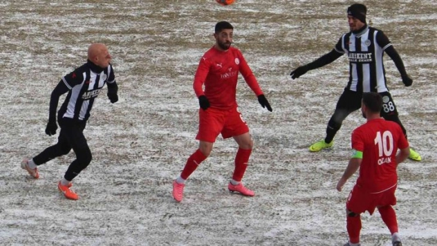 TFF 2. Lig: Sivas Belediyespor: 1 - Etimesgut Belediyespor: 1