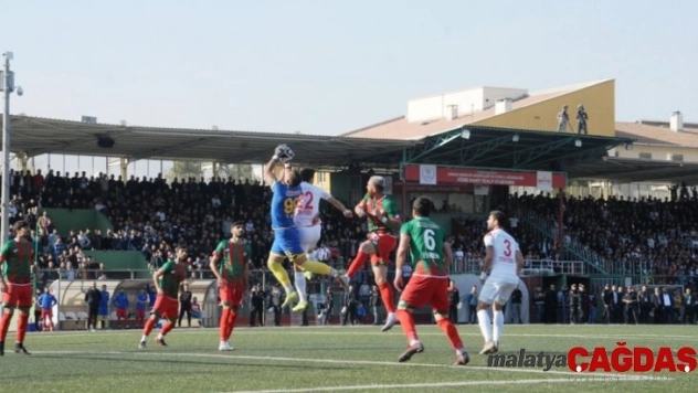 Yeşilyurt Belediyespor Rakibini Farklı Yendi