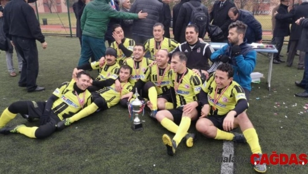 Ticaret Bakanlığı Futbol Turnuvası'nda şampiyon Gümrükgücü oldu