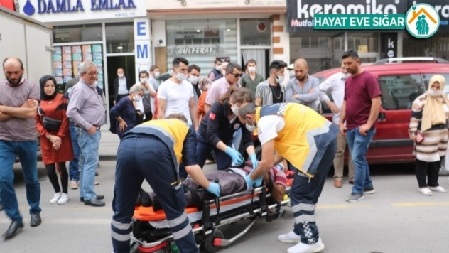 Ticari taksinin çarptığı yaşlı adam yaralandı