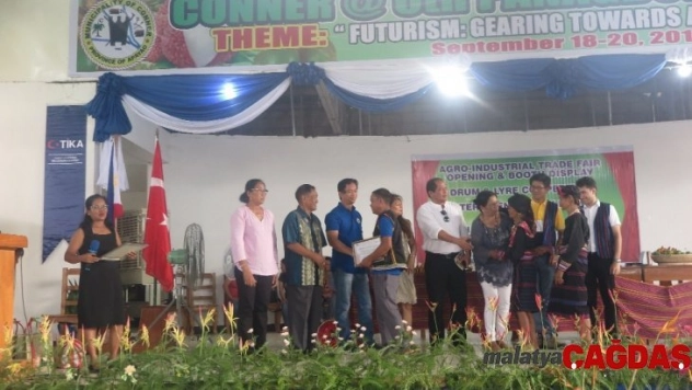 TİKA'dan Filipinli yerel halka destek