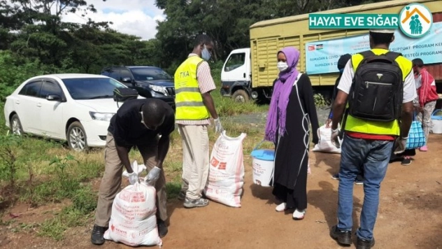 TİKA Kenya'da yetim ve mültecilerin yüzünü güldürdü