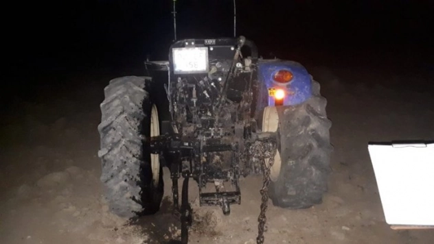 Tır ile traktör çarpıştı: 1 yaralı