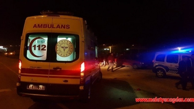 Tıra çarpan motosiklet sürücüsü ağır yaralandı