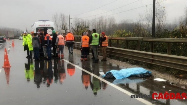 Tırın çarptığı yol temizlik işçisi feci şekilde hayatını kaybetti