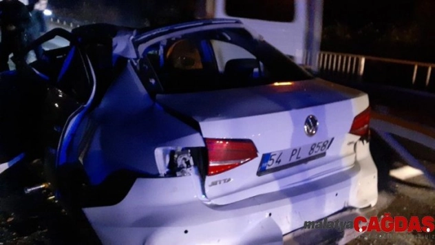 Tırla otomobil çarpıştı 2 kişi yaralandı