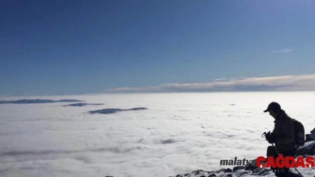 Tırmandıkları zirvede, gördüklerine inanamadılar
