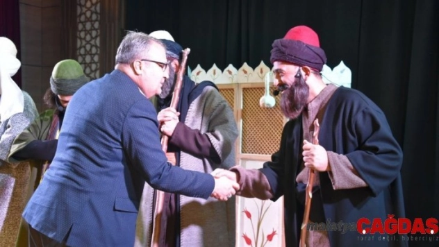 Tiyatro oyunuyla Yunus Emre'nin hayatından kesitler sunuldu