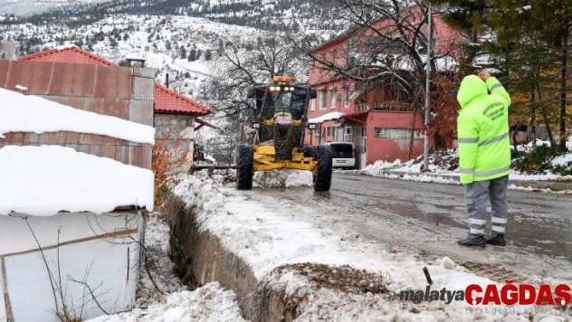Toroslara mevsimin ilk karı düştü