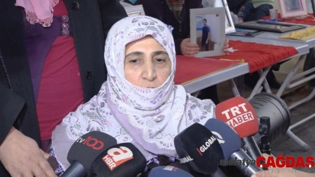 Torununa kavuştu, evlat nöbetindeki aileleri yalnız bırakmadı