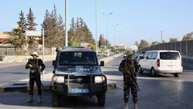 Trablus'ta patlama ve silahlı çatışma