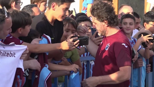 Trabzonspor Taraftarı Erzurum'da Takımı Yalnız Bırakmadı