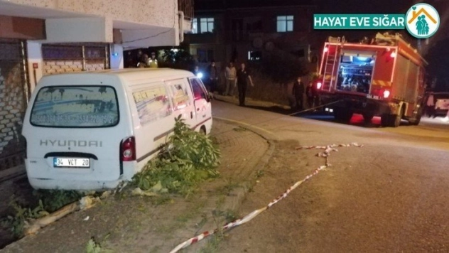 Trafik kazasında korkutan kimyasal madde sızıntısı