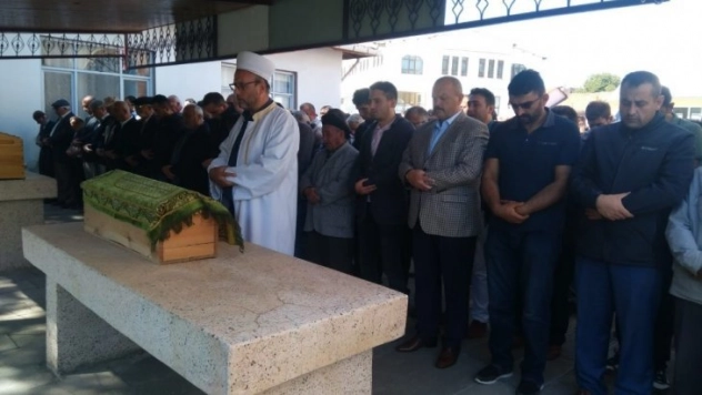 Trafik kazasında ölen minik Yusuf ve amcası son yolculuğuna uğurlandı