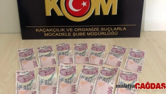 Trafik polisleri, esnafı dolandırmaya çalışan şahsı yakaladı