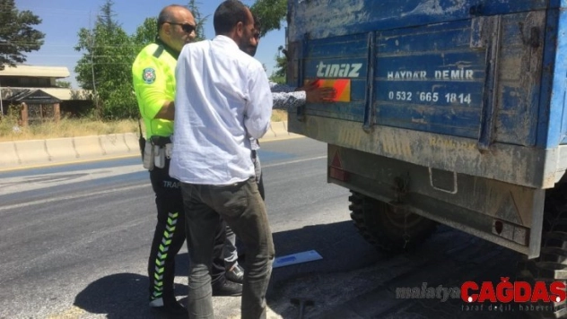 Trafik polislerinden 'reflektör' uygulaması